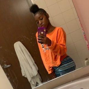 Meet your Posher, Jameshia